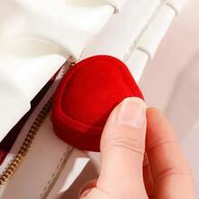 10个装植绒红色心形戒指盒，浪漫珠宝展示盒，情人节礼物、结婚戒指和吊坠的理想之选，优雅的收纳方案，完美适用于特殊场合、求婚以及零售/批发包装。 - 彩色 - 查看 5