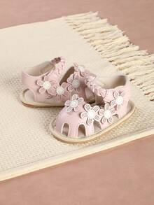 一双女婴鞋，采用魔术贴搭扣设计，可爱的碎花平底凉鞋，适合夏季穿着。 - 粉色 - 查看 5