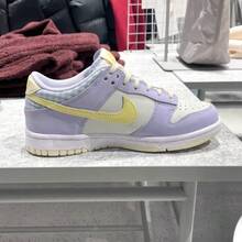Nike 大童 Dunk LOW 休闲运动鞋、复古篮球鞋、滑板鞋 - 白紫色 - 查看 2
