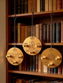 金色圆形烛台，墙面装饰，可悬挂于玄关、客厅、餐厅等家居环境，也是咖啡馆和书店营造氛围的必备物品。
