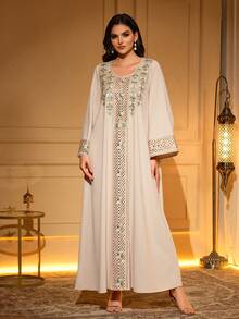 长袖V领阿拉伯长袍，饰以精美贴花，采用梭织面料制成，春季款 - 卡其色 - 查看 4