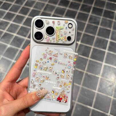 卡通狗动态趣味浮雕贴纸+高级镜头膜，适用于苹果17系列、17 Pro Max/17 Pro后置摄像头，升级版保护膜，防刮花、防指纹，易于安装，提供极致保护