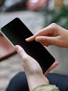 3片装隐私钢化玻璃屏幕保护膜，丝印黑色边框，防刮/防震/防指纹，全屏无边框覆盖，兼容Galaxy S20 FE/S21 FE/A02/A02S/A03/A23/A24/A25/A31/A72/S24 FE/A06/A17/A07/S25 Ultra/S25系列，屏幕保护必备品，适用于日常、办公、家庭等场景。手机屏幕保护膜，隐私屏幕保护膜，防窥防水防震防摔防刮。 - 黑色 - 查看 8