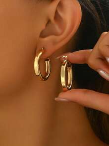 1 Pair Minimalist Fashion Creative Niche Geometric Hollow Hoop Earrings, Suitable For Daily Wear