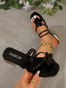 黑色花朵装饰女士套脚式高跟凉鞋，夏季百搭时尚户外高跟人字拖凉鞋