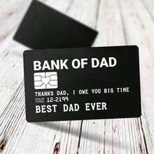1pc Men's Laser Engraved "BANK OF DAD" Aluminum Alloy Wallet Card Keychain, Funny Gift For Father & Dad,  Goth Y2K Bag Charm & Car Accessory, Stylish School Backpack Pendant, Practical ID Lanyard Compatible Daily Accessories - 黑與白 - 查看 6
