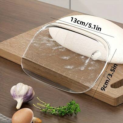 1 Transparent Dough Cutter (Household Dough Scraper Blade) - A Plastic Baking Tool Designed For Kneading Dough And Cutting Cakes, Steamed Buns, Pizza, And More. Its Transparent Design Allows Easy Viewing Of Cuts, While The Smooth Edges Ensure Clean Slicing Without Injury. Easy To Clean, It's A Practical Helper For Home Baking And Pastry Making.