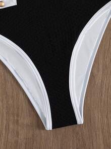 Bộ đồ bơi liền thân màu đen gợi cảm và thanh lịch, thiết kế cổ chữ V sâu với cúc vàng, viền trắng tương phản, hoàn hảo cho các bữa tiệc bãi biển | Đồ bơi không thể thiếu cho kỳ nghỉ hè - màu đen - Xem 6