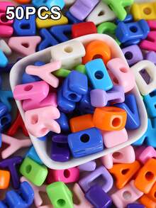50/100颗多色亚克力字母珠，大孔A-Z混合字母形状珠，适用于珠宝制作、DIY项链、手机链、眼镜挂绳工艺品配件（随机字母）