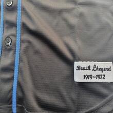 男士42号黑色复古短袖纽扣棒球衫 - 弹性面料，精致刺绣。复古运动风格，宽松前襟纽扣设计，时尚休闲，适合棒球和休闲主题活动。 - 黑色 - 查看 5