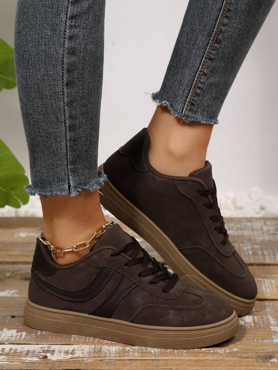 Damskie buty sportowe na co dzień, z grubą podeszwą, wygodne, z miękkim dnem, oddychające, sznurowane, do biegania na świeżym powietrzu i ćwiczeń w pomieszczeniach, buty do skateboardingu - Brązowa skóra - Zobacz 1