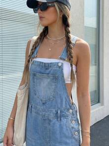 女士休闲水洗宽松牛仔背带裤，阔腿款式，带可调节肩带和口袋，适合春夏季节、假日、节日、假期、情人节派对等场合穿着。
