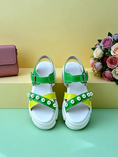 2026 Summer New Girls Sandals | 3-12 Years Old Children Sandals, Green Yellow Color Blocking Cross Front Design With Pearl Decor, Open Toe PU Material, Adjustable Metal Buckle Ankle Strap, White Non-Slip Rubber Thick Sole, Sweet And Energetic Casual Style, Suitable For Daily Outings And Vacation In Summer