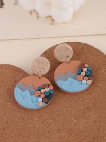 一对手工制作的3D点状效果圆形吊坠耳环，现代几何设计，适合派对、度假、日常佩戴