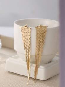 14K镀金流苏耳环，采用复古简约设计，尽显女性优雅气质。时尚雅致的珠宝配饰，也是馈赠女性的理想之选。 - 金色 - 查看 6