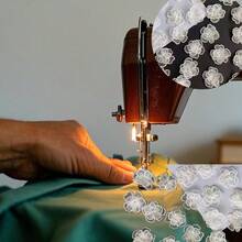 10片白色和金色3D立体花卉蕾丝贴花 - 优雅刺绣花朵装饰，适用于服装、包包、舞蹈服、DIY手工、布贴缝纫、服装辅料，用途广泛，可用于缝纫、钩编、针线活、十字绣、成人手工、自制项目、毛衣配饰、帽子和围巾制作，是个性化礼物、奶奶礼物、手工礼物和母亲节的理想之选。 - 彩色 - 查看 8