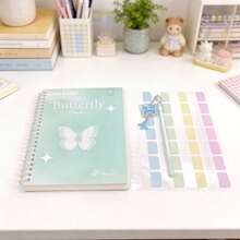 这款绿色笔记本套装包含一本A5尺寸的横线笔记本，适合工作、商务、旅行和办公使用。笔记本配有一支笔和彩色索引贴纸，方便您随时记笔记和规划日常安排。品质卓越。 - 綠色 - 查看 8