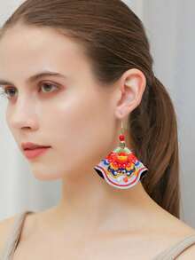 一对经典复古手工刺绣布艺吊坠耳环，适合日常佩戴、外出、旅行、聚会、母亲节、情人节礼物，时尚优雅的配饰。 - 彩色的 - 查看 8