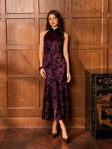 Faeriesty Women's Modern Backless Cheongsam - Sleeveless Fishtail Hem Qipao Dress With Luxurious Embroidery, Suitable For Galas, Red Carpet Events, Cultural Festivals And Formal Occasions - Burgundy - View 1