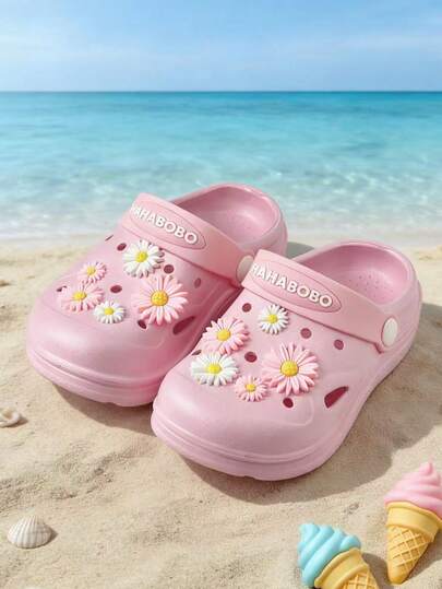 新款女童粉色雏菊卡通图案时尚百搭可爱优雅休闲EVA材质凉鞋，轻便舒适柔软，适合室内淋浴、居家户外散步旅行沙滩穿着，一脚蹬设计，春夏皆宜。