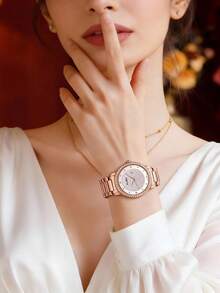 Seiko ALBA 女士优雅水晶腕表：玫瑰金表盘，送给女友或爱人的完美奢华礼物 AH7W20X1 - 金色 - 查看 3