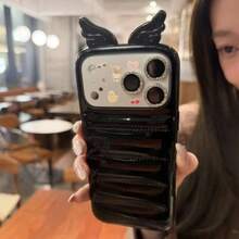 [Popular Item] Cute New Korean Design, Angel Wing Design, Down Jacket Style, Candy Color Smartphone Case, Celebrity-Inspired, Compatible With IPhone 17/17pro/17promax/16/16pro/16promax/15/15pro/15promax/14/14pro/14promax/13/. Winter, Full Protection, Perfect For Men And Women, Fashionable And Creative, Waterproof, Shockproof, Drop-Proof, Scratch-Resistant. - 銀色 - 查看 5