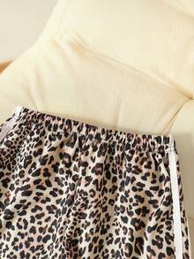 Calça Estampa de Leopardo Moda Jovem Feminina, Calça Pantalona com Listras Laterais, Laço na Cintura, Estilo Street Dance Infantil, Adequada para Verão, Festa ao Ar Livre, Chá da Tarde, Estilo Europeu e Americano - Castanho - Visão 3