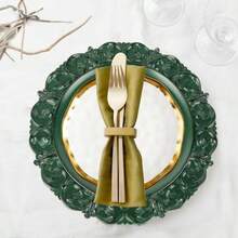 Gifturbo - 6 platos de carga verdes cargadores redondos de 13 pulgadas para platos de cena con borde grabado clásico cargadores de platos de plástico antiguo para fiestas de Navidad juegos de mesa boda - Navidad verde antiguo - Ver 7