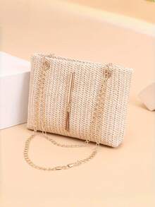 1个天然藤编单肩包，采用小麦秸秆材质，透气性好，女士斜挎包，饰有金色流苏，配有可调节肩带。开放式设计，内部可放置折叠伞、手机、蓝牙耳机、纸巾等物品，适合摄影、通勤、旅行、购物等场合。 - 彩色 - 查看 2