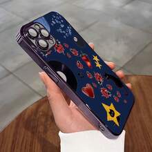 Cielo nocturno con diversos y extravagantes objetos flotantes. Esta elegante funda es compatible con los modelos  17, 16, 15, 14 Pro Max, 13, 12, 11, XR y XS Plus. Fabricada en silicona TPU, ofrece protección contra golpes y caídas, además de una sensación superior. Es un regalo ideal para familiares, amigos y seres queridos, y una opción perfecta para Año Nuevo. - Plateado - Ver 5