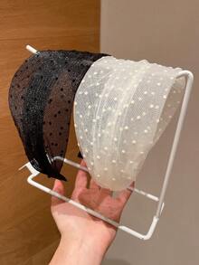 1条女士时尚网纱宽檐发带,适合日常休闲佩戴,可遮盖发际线,打造盘发造型,并可修饰分叉发梢。用途广泛,是送给女朋友、时尚达人、居家人士、护肤爱好者的理想礼物,四季皆宜,也是节日和开学季的送礼佳品。这款发带兼具发箍、发圈和家居美发配件的功能,是您居家美发的理想之选。 - 彩色 - 查看 4