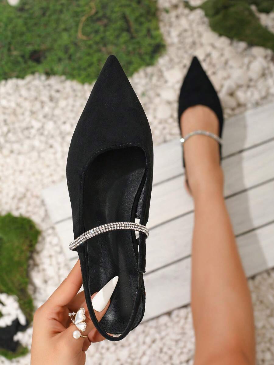 新款时尚女士尖头黑色水晶交叉绑带休闲平底凉鞋，春夏款 - 黑色 - 查看 1