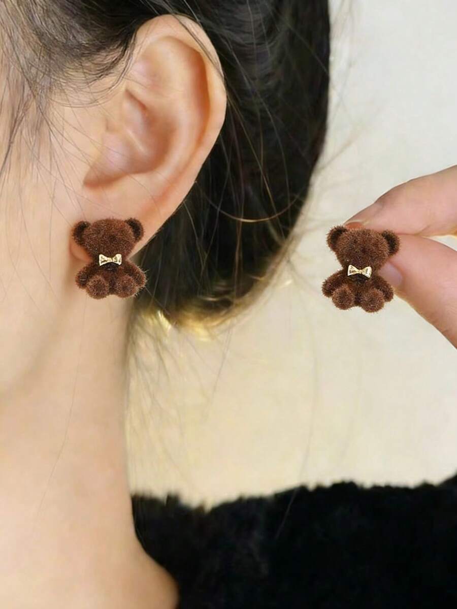 一对可爱毛绒棕熊蝴蝶结耳钉，时尚甜美百搭休闲设计，适合女性日常、派对、约会、生日等场合佩戴，是送给朋友的完美礼物。 - 彩色 - 查看 1