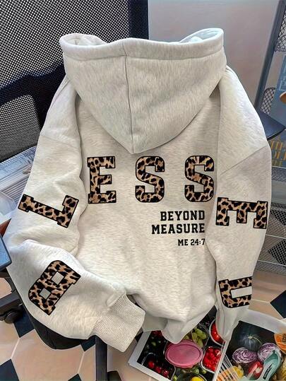 Leopar Desenli İncil Ayeti Temalı Sevimli Kadın Sweatshirtü Gri Renk, Kadın Kışlık Giyim Yeni Sonbahar Modası 2026, Düz Renk Uzun Kollu Cepli Düşük Omuzlu Günlük Kapüşonlu Kadın Sweatshirtü