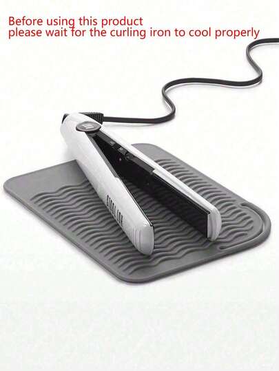 1 pieza Alfombrilla resistente al calor, tamaño universal adecuada para plancha y rizador, hecha de material de silicona resistente al calor, conveniente para almacenamiento y viaje. Esta alfombrilla de calor está hecha de material de silicona resistente al calor, que puede proteger eficazmente sus herramientas de peinado, adecuada para entornos comerciales como restaurantes y hoteles.