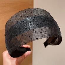 1条女士时尚网纱宽檐发带,适合日常休闲佩戴,可遮盖发际线,打造盘发造型,并可修饰分叉发梢。用途广泛,是送给女朋友、时尚达人、居家人士、护肤爱好者的理想礼物,四季皆宜,也是节日和开学季的送礼佳品。这款发带兼具发箍、发圈和家居美发配件的功能,是您居家美发的理想之选。 - 彩色 - 查看 10