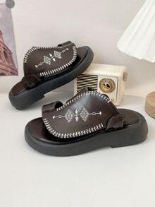 波西米亚风刺绣真皮拖鞋 | 心形箭头图案厚底人字拖 - 棕色 - 查看 1