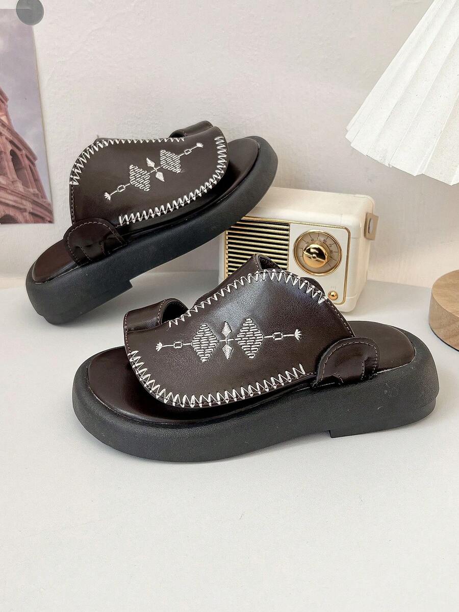 波西米亚风刺绣真皮拖鞋 | 心形箭头图案厚底人字拖 - 棕色 - 查看 1