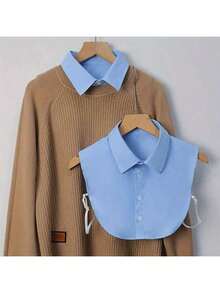 1件女士牛仔休闲衬衫，配有可拆卸领子，包括立领、尖领、圆领、荷叶领等多种款式，多功能可拆卸领，适合秋冬季服装搭配。