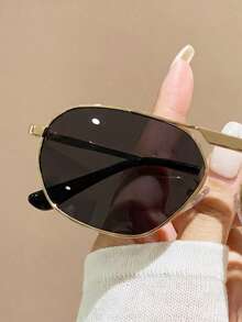 1 Pair Unisex Unique Metal Geometric Frame Sunglasses, Suitable For Party, Travel, Music Festival, Sports, Driving, Holiday Outfit, Beach, Outing, Summer Accessories, Vacation, Family Outing, Elegant Attire, Street Style Accessory, Sports, Outdoor Activities, Street Fashion, Fishing, Holiday, Vacation - Gold Ash - View 3