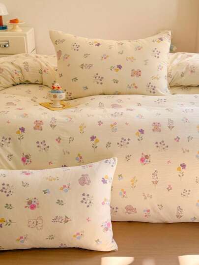 4pcs Cartoon Printed Bedding Set (1 Duvet Cover + 1 Bed Sheet + 2 Pillow Covers, No Filler), Interesting Letter & Bear Print, Delicate Floral Pattern, Suitable For Children & Adults, Student Dorm & Bedroom Decor, Machine Washable, All Season