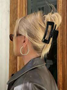 1pc 4.48in/11.4cm Glossy Black Solid Square Large Plastic Hair Clip, Fashionable Versatile High-End Elegant Simple Minimalist Solid Color Hair Accessory Suitable For Daily Outing, Casual, Party, Commute, Vacation, Ponytail, Bun, Face Washing, Makeup, Outfit Matching Women Hair Accessories Elegant Hair Claws Fashion Claw Clip - Black - View 1