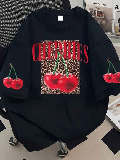 加大码女式豹纹樱桃印花标语图案圆领T恤，适合夏季假期、新年、情人节、母亲节等场合作为礼物。
