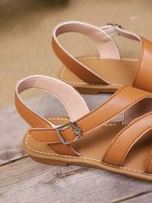 Simple Slip-On Buckle Solid Color Children's Flat Sandals, New Summer Style, Hot Selling Baby Beach Shoes, 3-14 Years Old, Everyday Wear, Outdoor Fashion, Vacation Style, Comfortable Children's Sandals, Water Play Shoes.