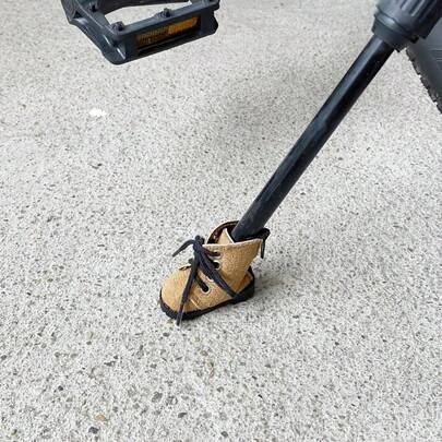 1pc Bicycle Pedal Decoration, Shoe-Shaped Pedal Pad, Creative Accessory, Eye-Catching Essential Item