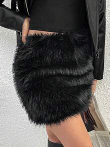 EARO Women's Fluffy Fashion High-End Chic Viral INS Stylish Slimming Versatile Short-Length Faux Fur Zipper Skirt - Black - View 1