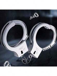 Realistic Silver Plastic Handcuffs - Realistic Costume Accessory Without Batteries, Suitable For Halloween Parties, Events And Role-Playing - Lightweight And Easy To Use