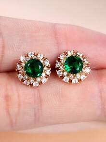 一对优雅迷人的双色全合成锆石花朵耳钉，永恒经典的配饰，专为女性设计，是完美的 情人节礼物。 - 綠色 - 查看 4