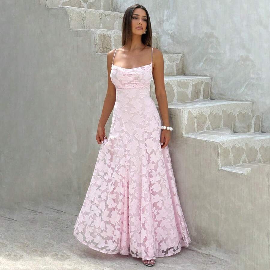 优雅女士露背长款A字针织连衣裙，饰有细肩带和喇叭裙摆，无袖船领设计，适合派对、春季、婚礼等场合，粉色系。 - 粉色 - 查看 1