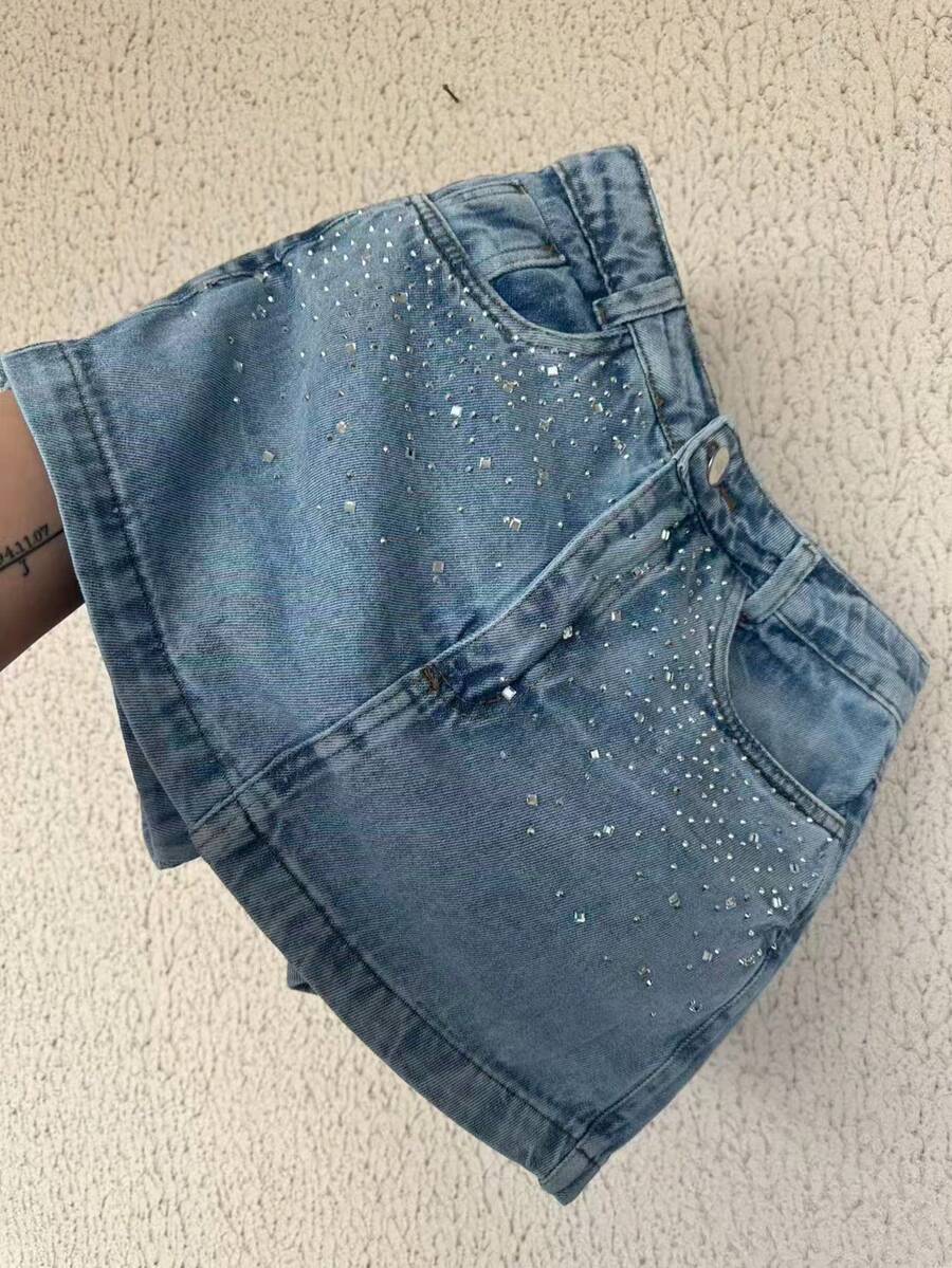 Women's High-Waisted Denim Shorts/Skirt - 5601 Claro De Brilho - View 1